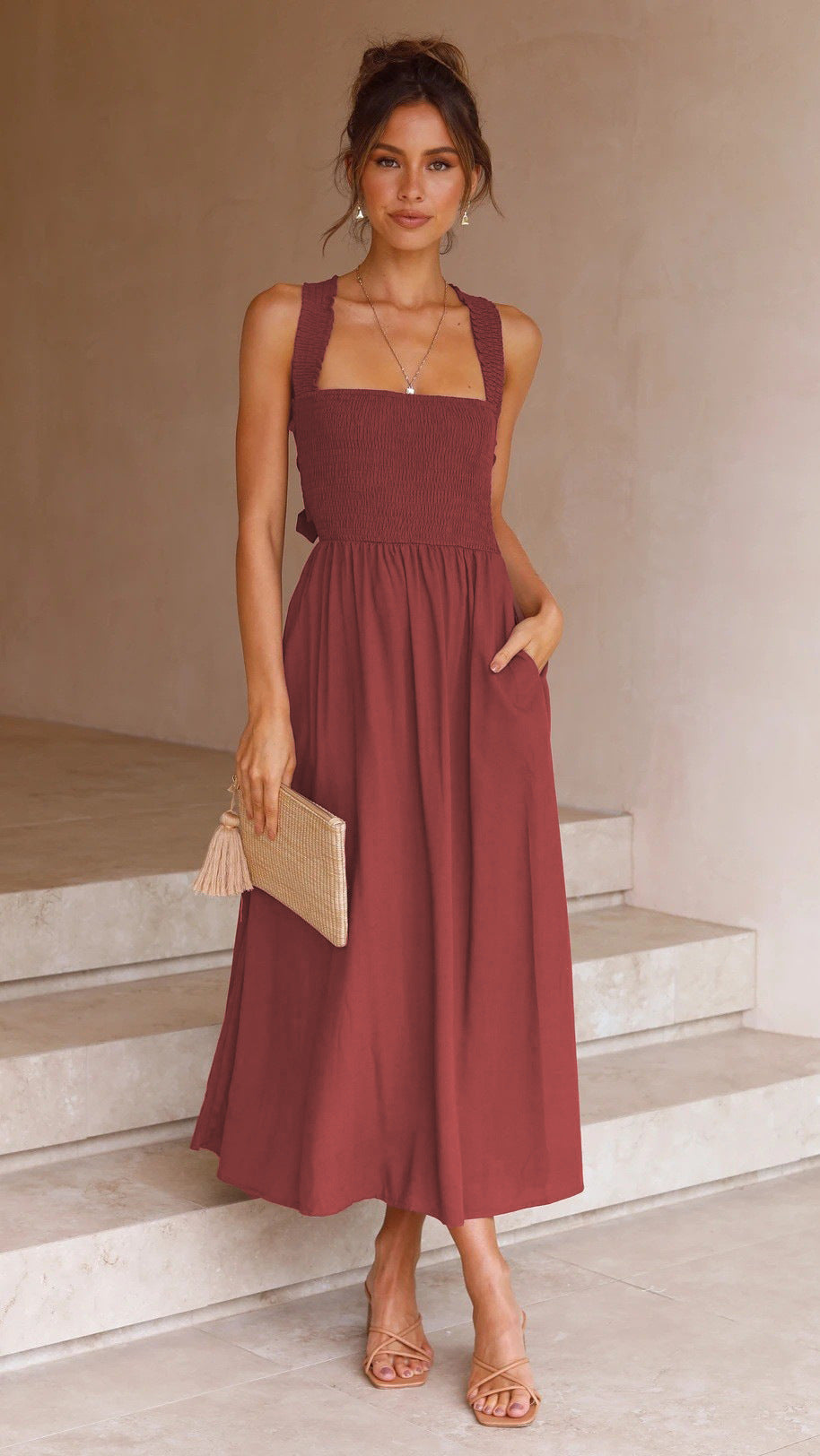 Chic Round Neck Solid Color Dress with Waist Belt